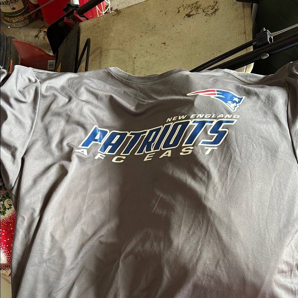 NFL Team Apparel Gray Shirt